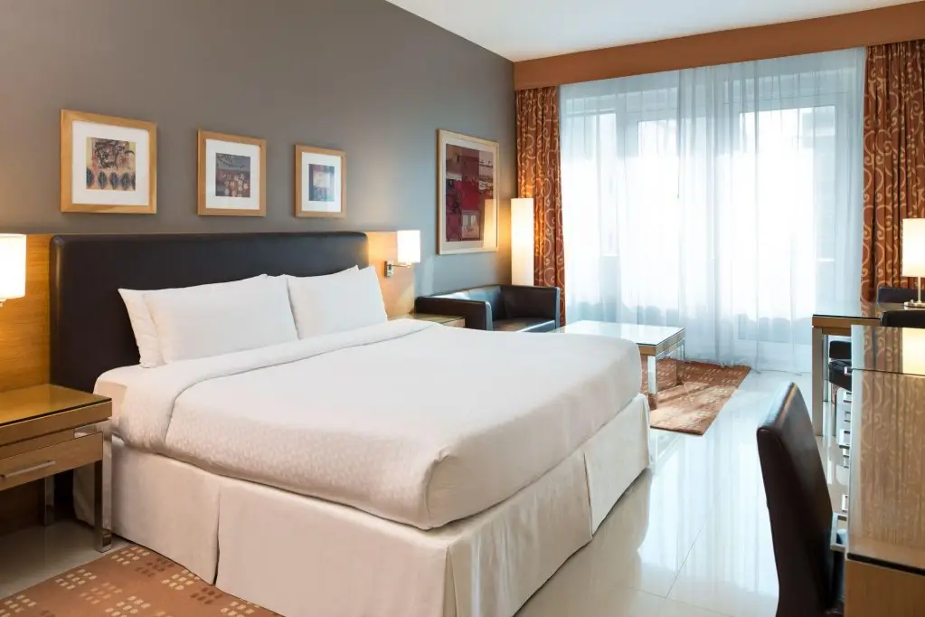 Дубай: Отель Four Points by Sheraton Bur Dubai