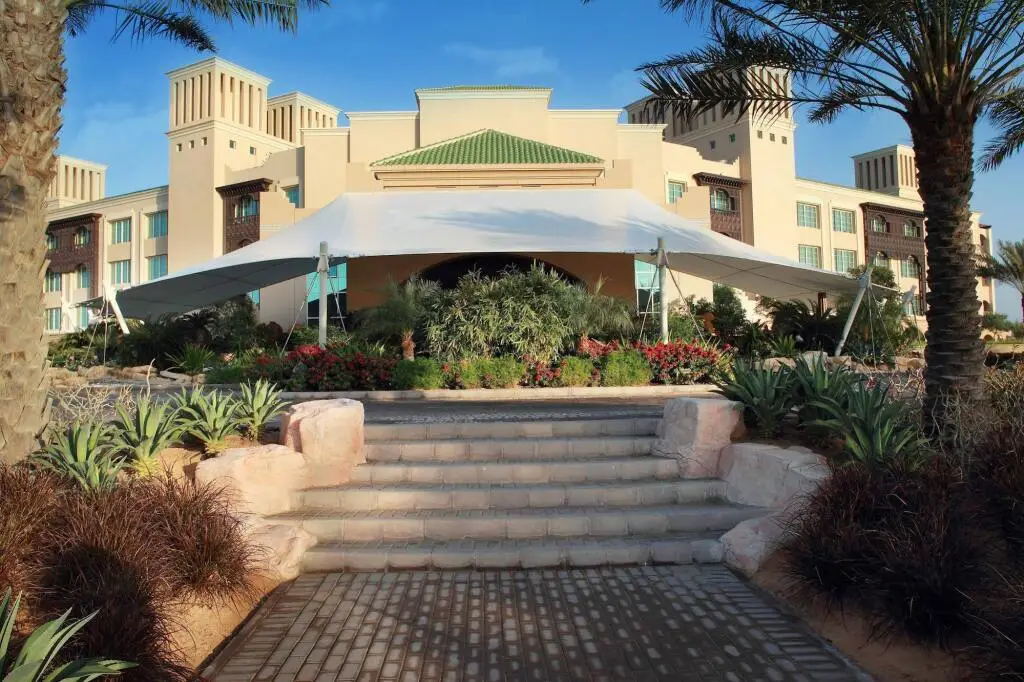 Остров Сир-Бани-Яс: Desert Islands Resort & Spa by Anantara