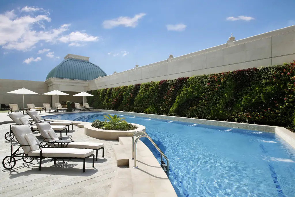 Дубай: Отель Al Habtoor Palace
