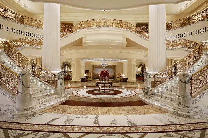 Дубай: Отель Al Habtoor Palace