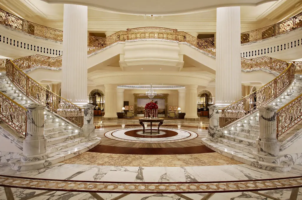 Дубай: Отель Al Habtoor Palace