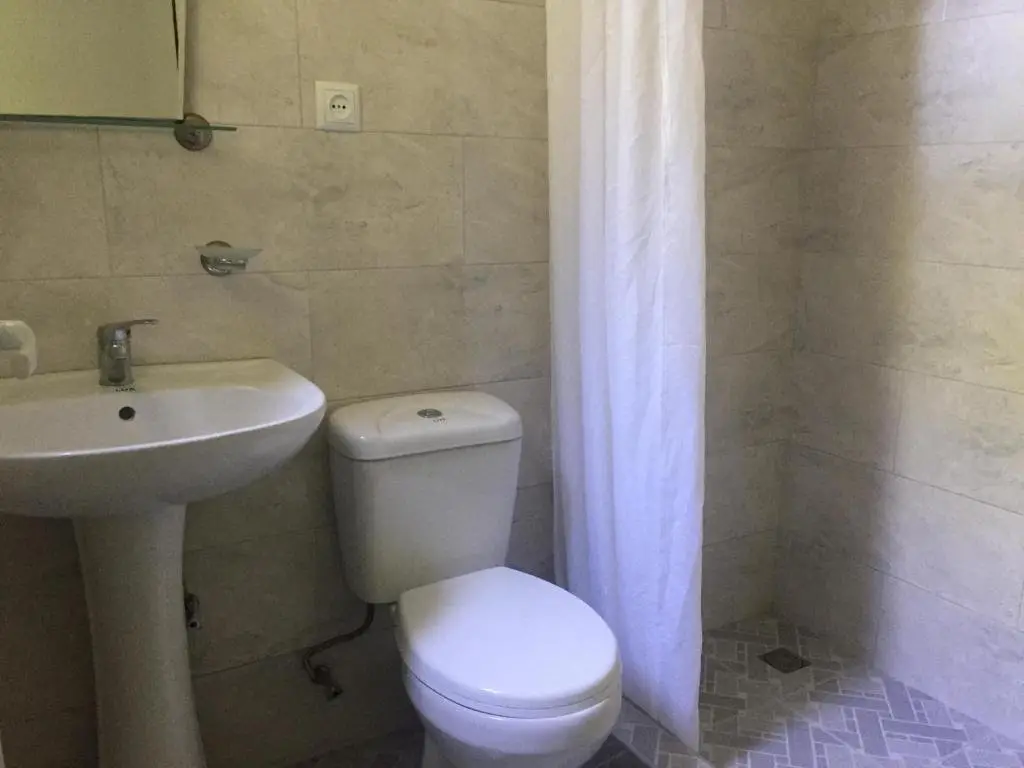 Батуми: 15 Kviparosi Guest House