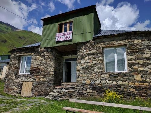 Ушгули: Guest House Qaldea