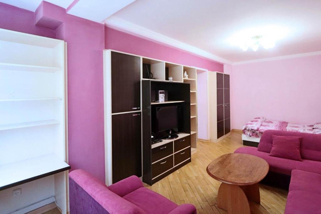 Ереван: Apartment in Center of Yerevan/ Cascade