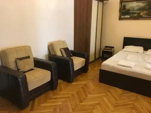 Батуми: My Warm Guest House