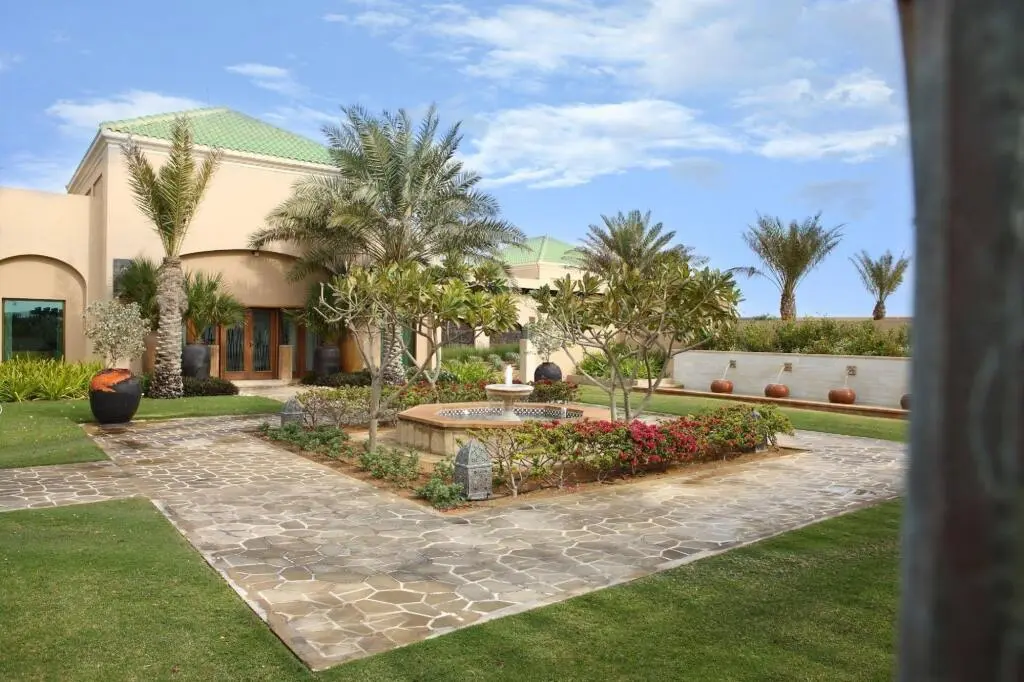 Остров Сир-Бани-Яс: Anantara Al Sahel Villa Resort