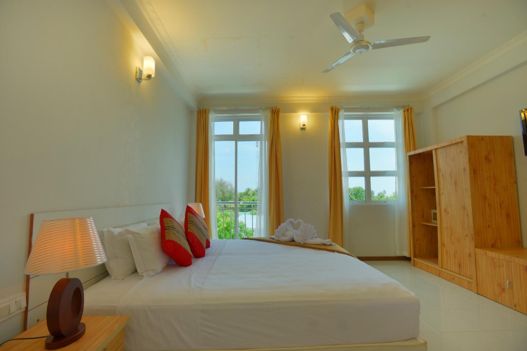 Расду: Rasdhoo Grand & Spa