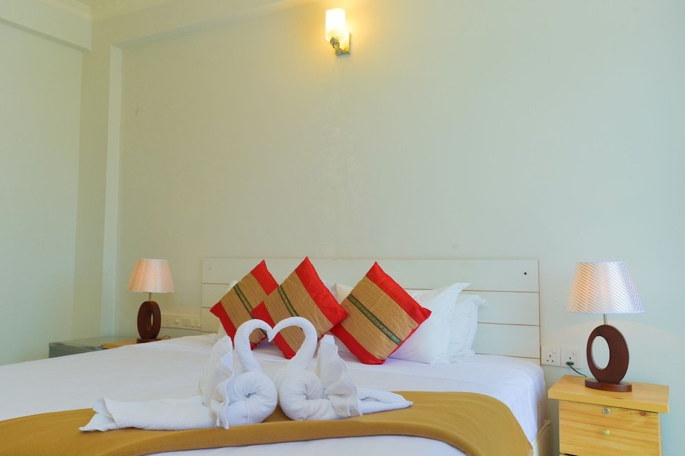 Расду: Rasdhoo Grand & Spa