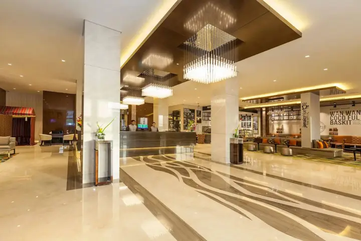 Дубай: Flora Al Barsha Hotel at the Mall