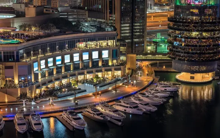 Дубай: Flora Al Barsha Hotel at the Mall