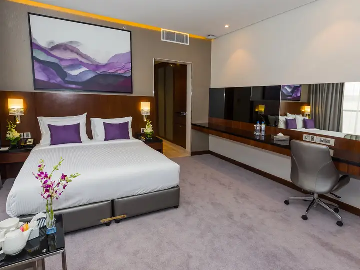 Дубай: Flora Al Barsha Hotel at the Mall