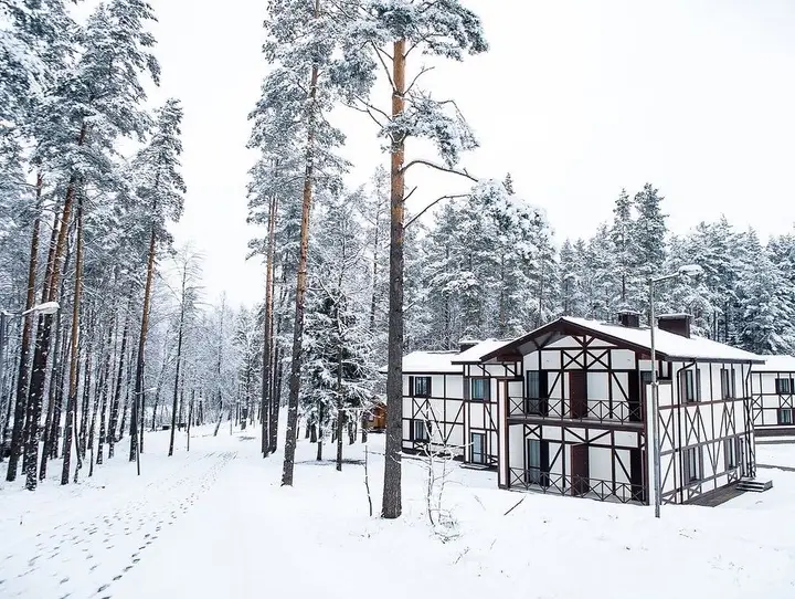 Логойск: Zayachya Polyana Recreation center
