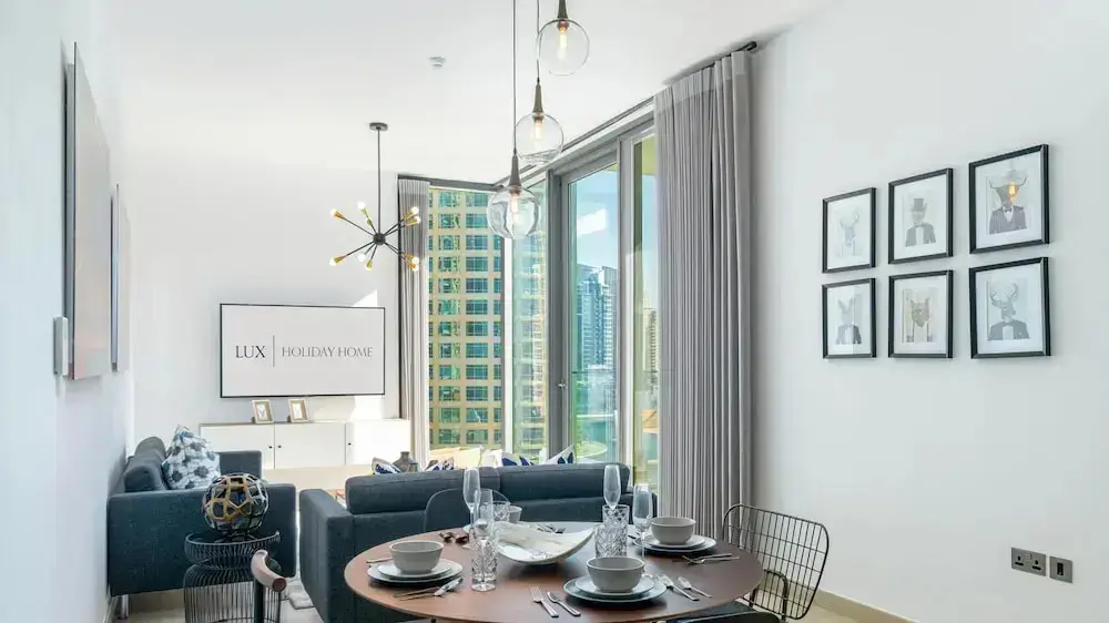 Дубай: LUX Holiday Home - LIV Residence 1