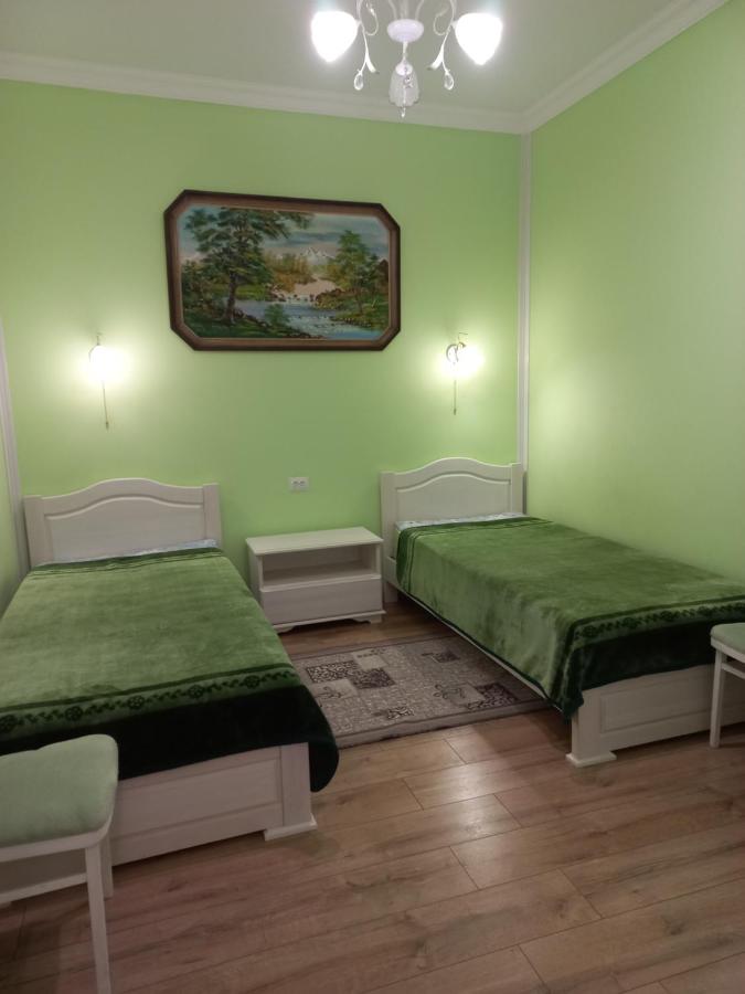 Кисловодск: Двухкомнатная квартира на К.Маркса 6