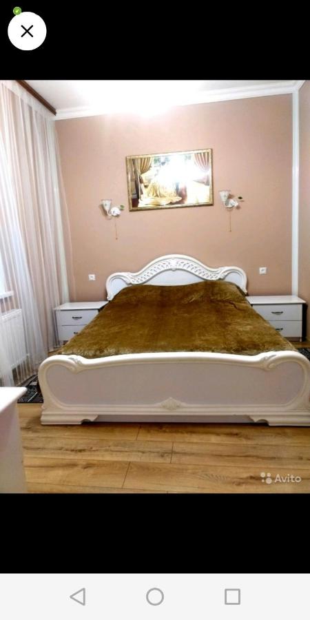 Кисловодск: Двухкомнатная квартира на К.Маркса 6