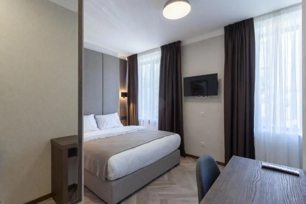 Тбилиси: Hotel Old Wall