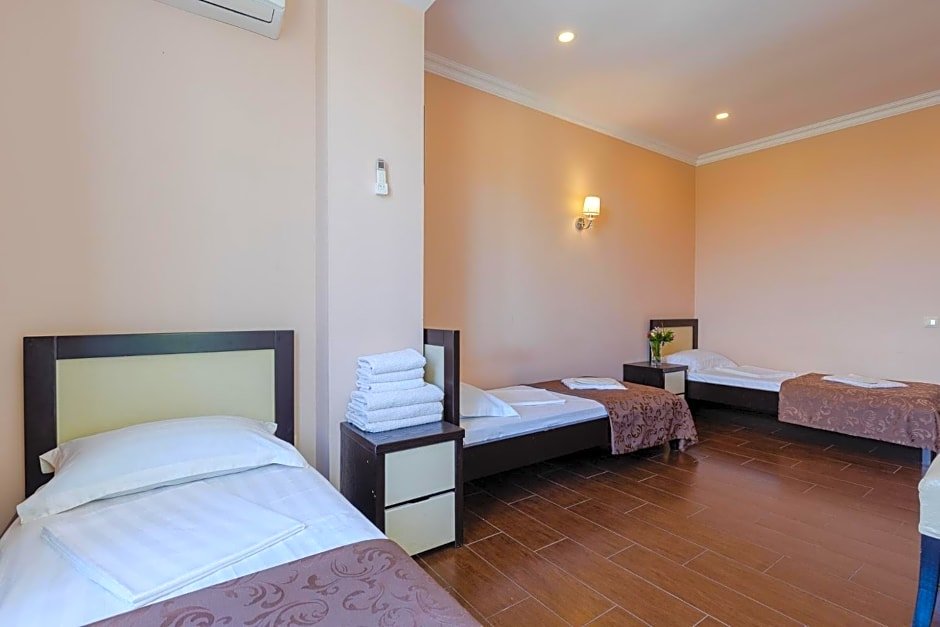 Уреки: GNS Hotel