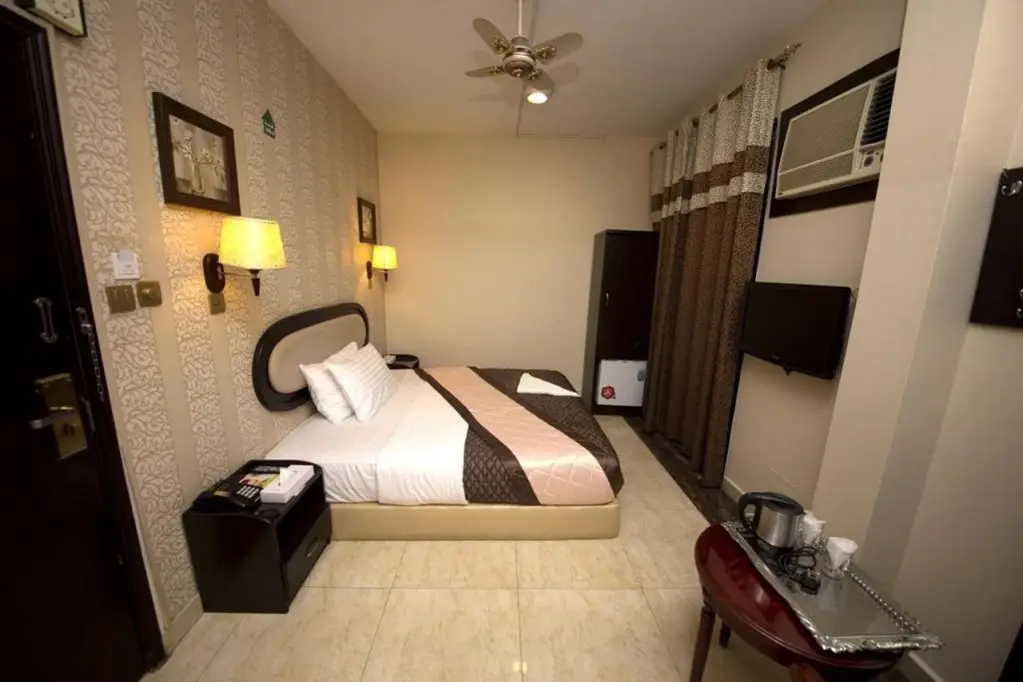 Дубай: Grand Sina Hotel