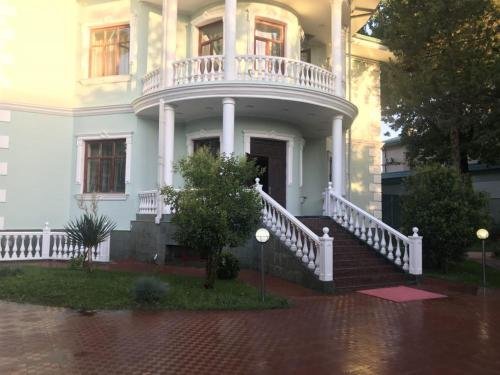 Ташкент: Versal Hotel