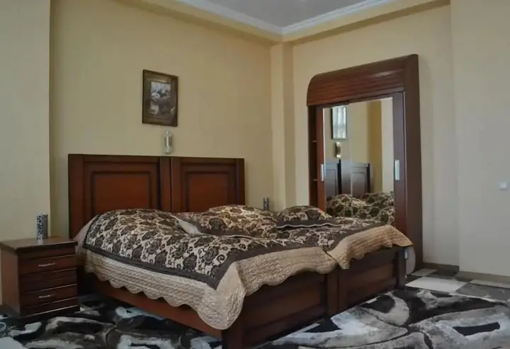 Тбилиси: Hotel Iceberg