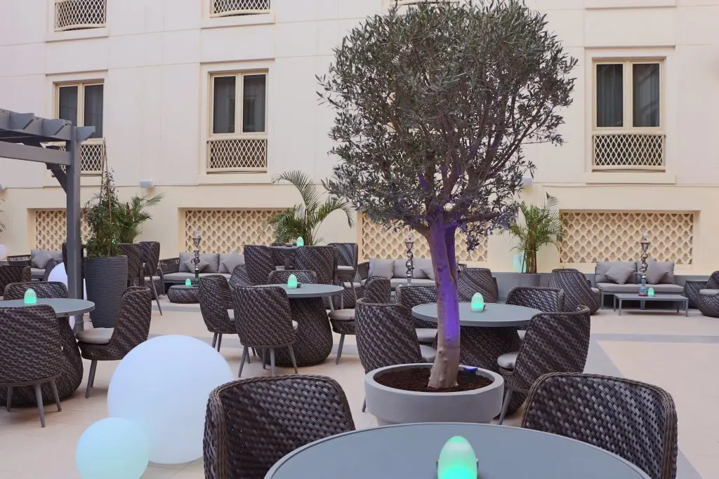 Дубай: Mövenpick Hotel & Apartments Bur Dubai