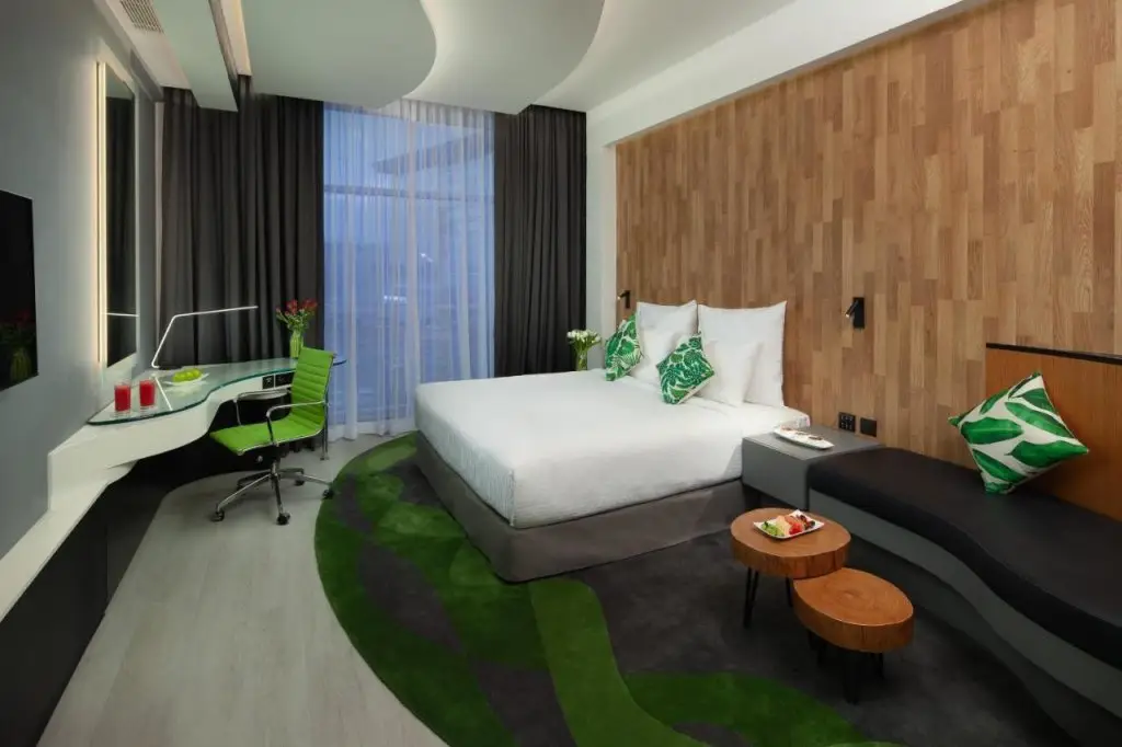Дубай: Al Khoory Sky Garden Hotel