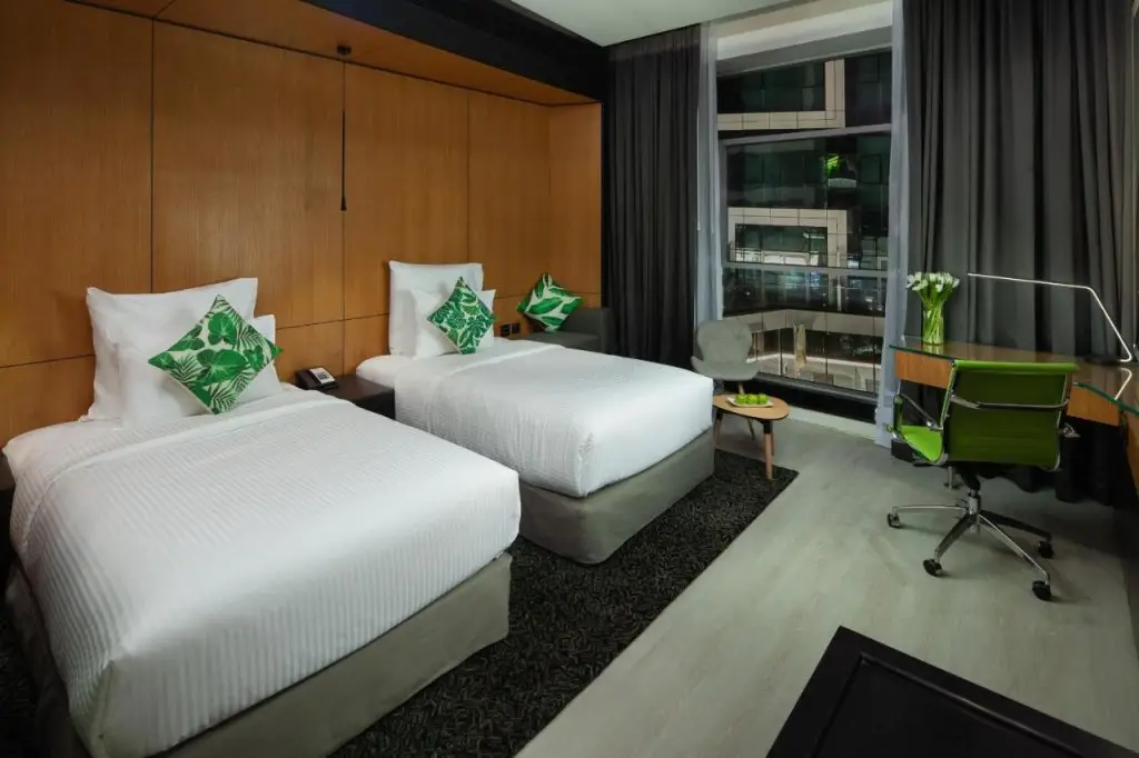 Дубай: Al Khoory Sky Garden Hotel