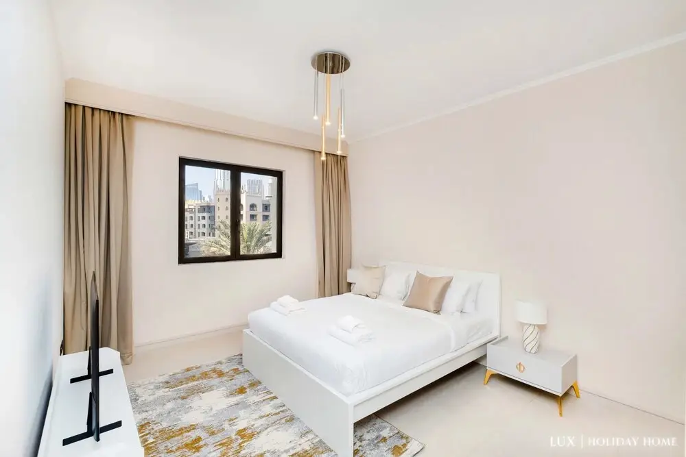 Дубай: LUX The Zaafran Burj Khalifa View Suite