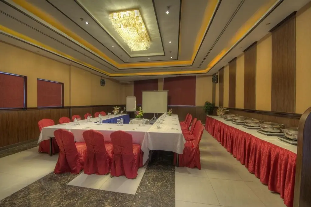Дубай: Fortune Grand Hotel Apartment