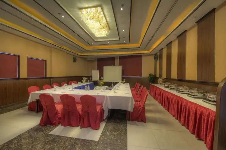 Дубай: Fortune Grand Hotel Apartment