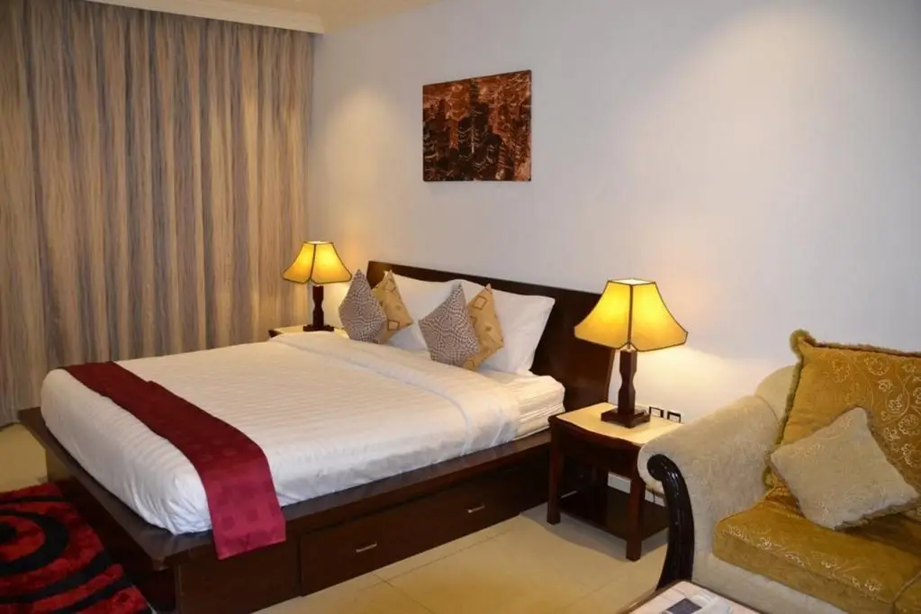 Дубай: Oriental Palace Hotel Apartments