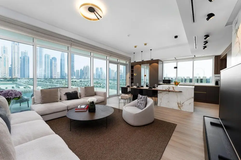 Дубай: Maison Privee - Deluxe 3BR Apt w/ Dubai Marina View and Beach Access