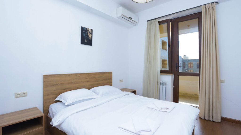 Апартаменты Stay Inn on Buzand Str. 17-150 — фото 1