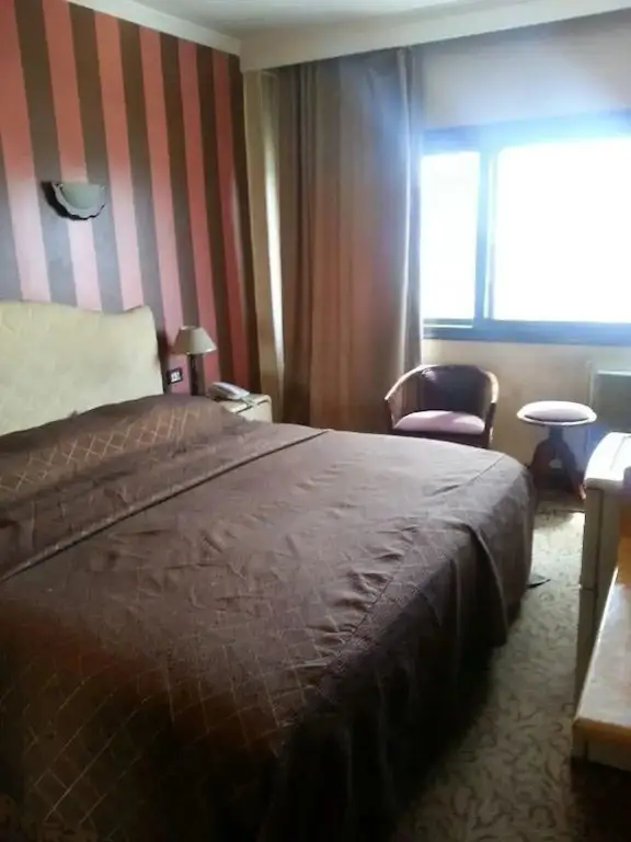 Каир: Oasis Hotel Heliopolis