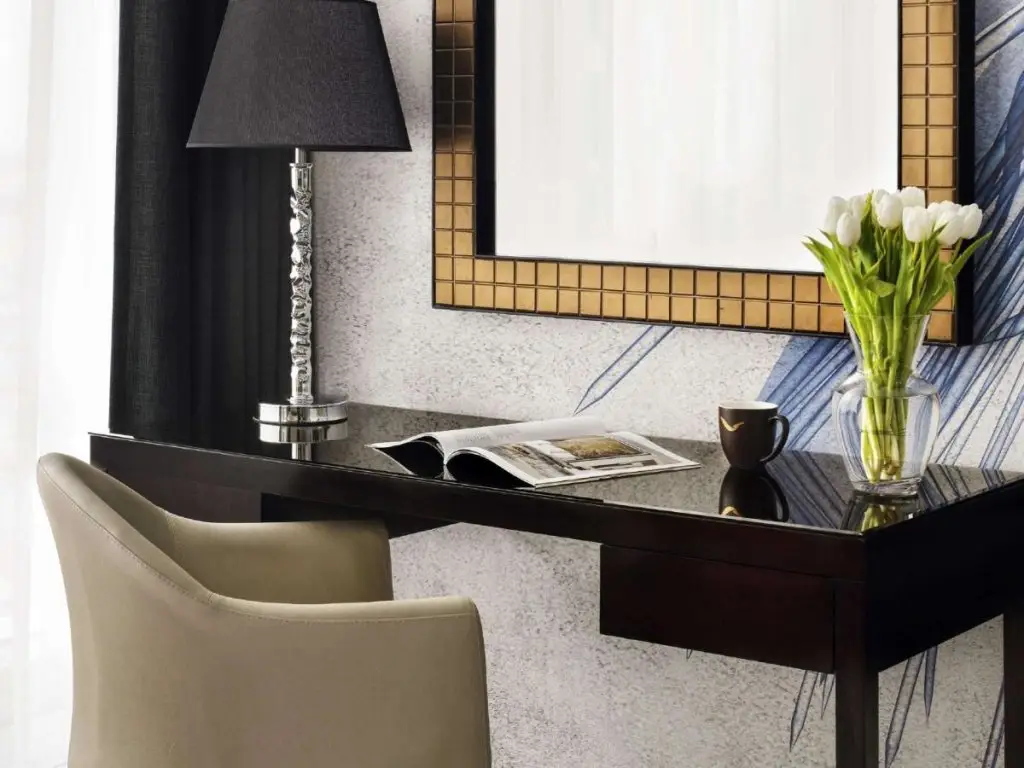 Дубай: Mövenpick Jumeirah Lakes Towers Hotel