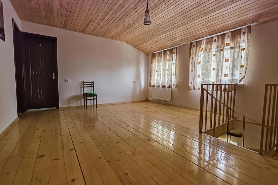 Степанцминда: Hotel Nini