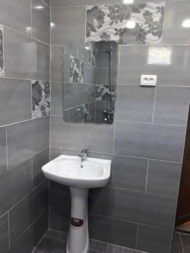 Местиа: Guest House for you