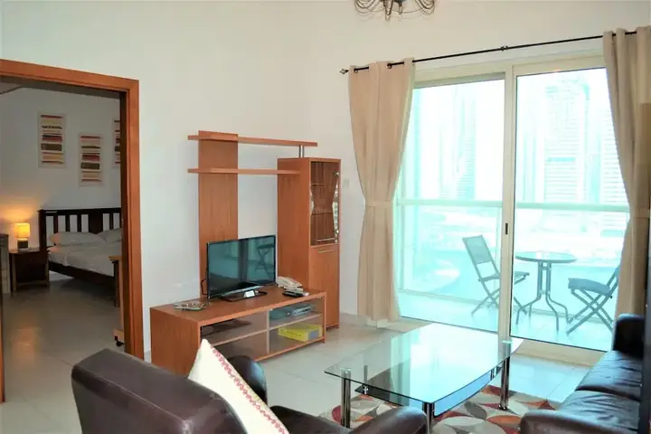 Дубай: Fully Furnished 1BR with Balcony & Marina View - MRVW