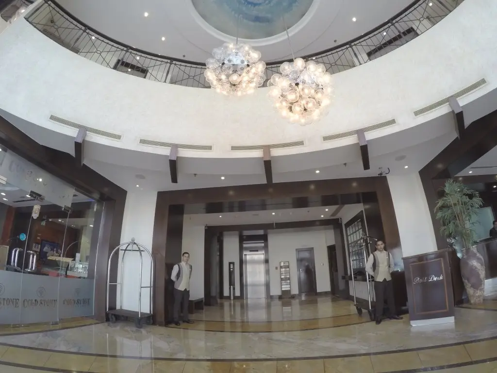 Дубай: Number One Tower Suites Dubai
