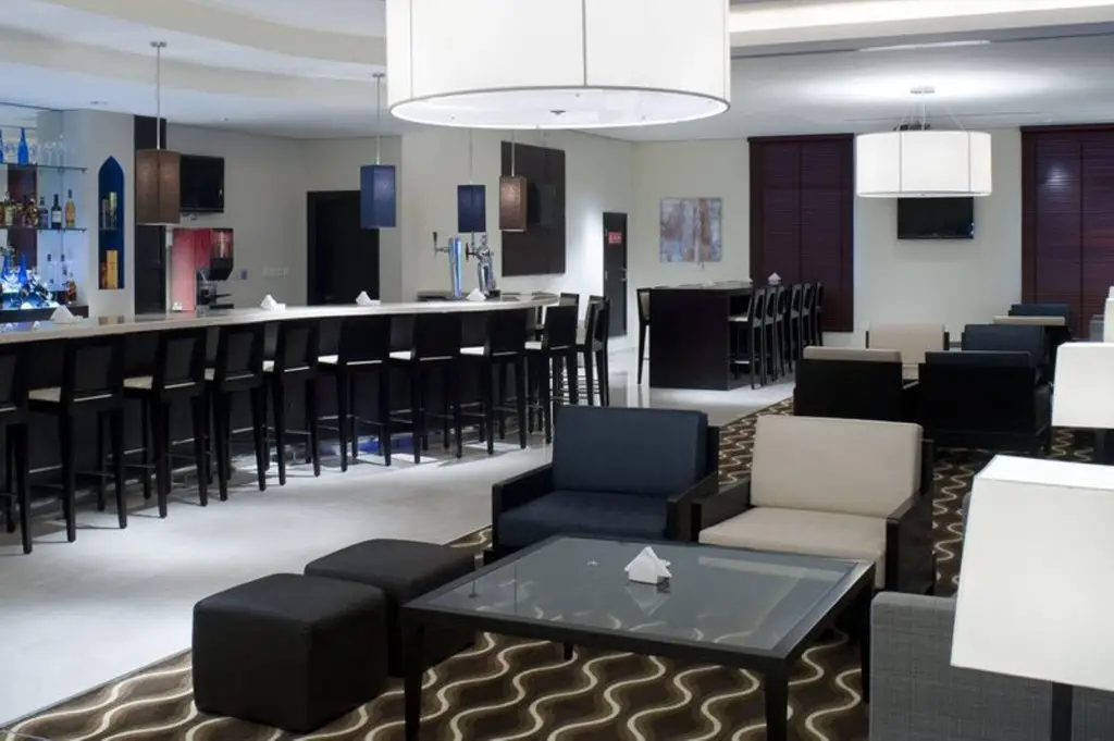 Дубай: Holiday Inn Express Dubai Airport an IHG Hotel