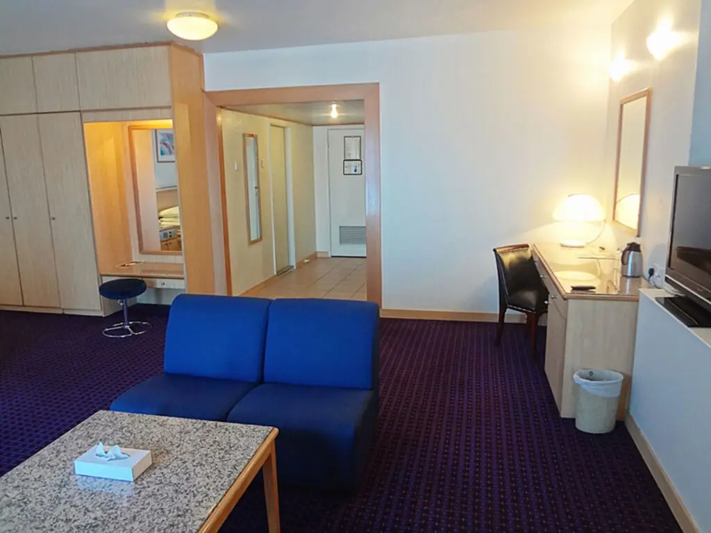 Дубай: Ambassador Hotel