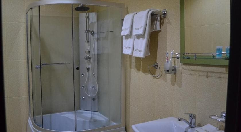 Тбилиси: Hotel Patrioti