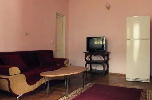Уреки: Hotel Mirage