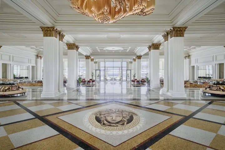 Дубай: Отель Palazzo Versace Dubai