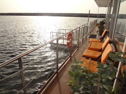 Дубай: Jawhara Marines Floating Suite