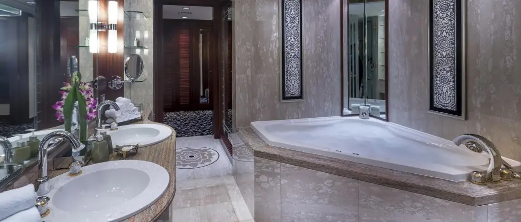 Дубай: Dusit Thani Dubai