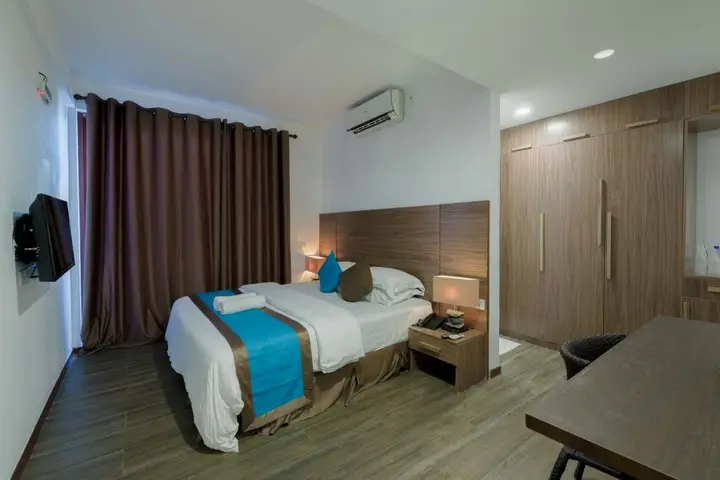 Маафуши (Атолл Каафу): Отель Aquzz Inn & Spa