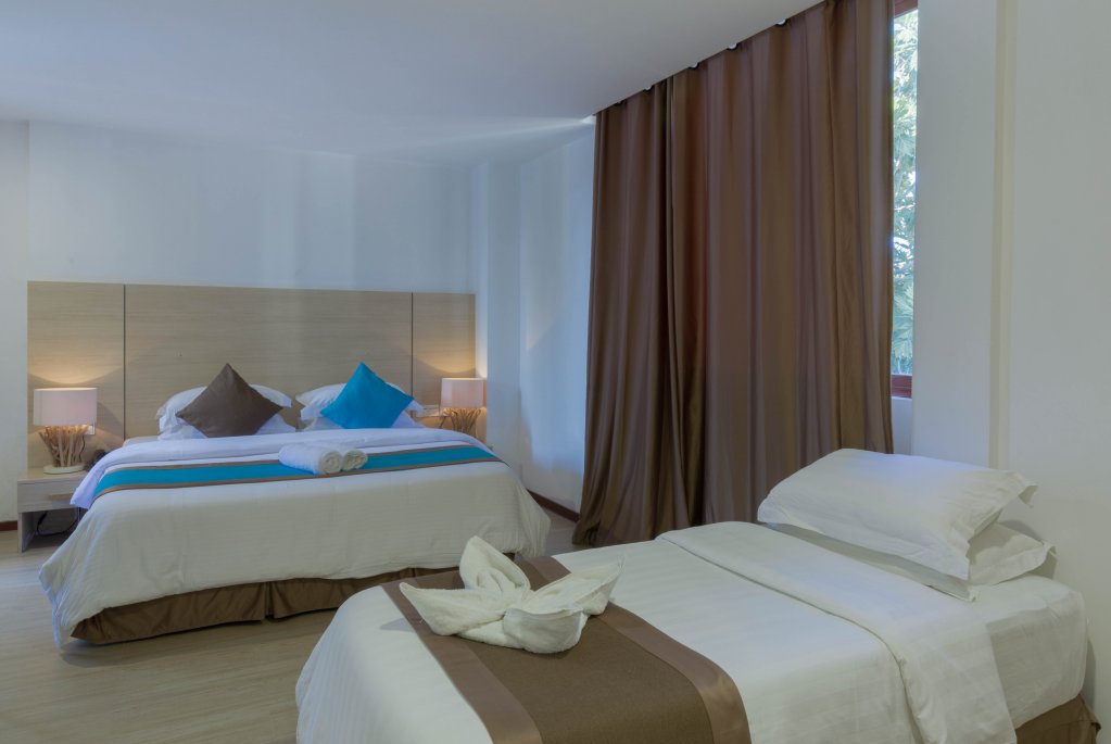 Маафуши (Атолл Каафу): Отель Aquzz Inn & Spa