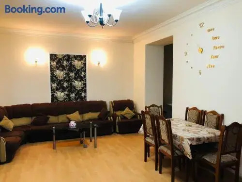Ереван: Classic Apartment on Kievyan