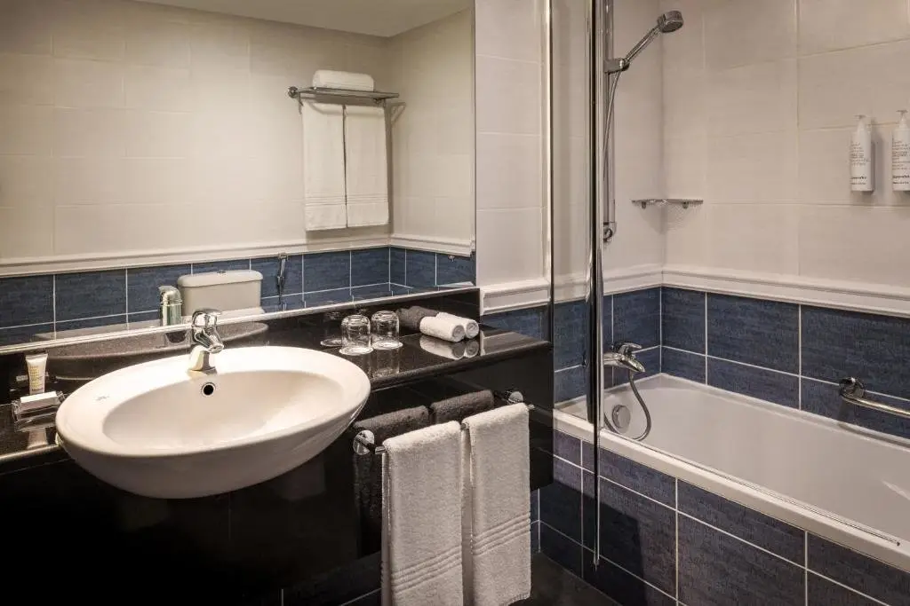 Дубай: Dubai Marriott Harbour Hotel & Suites